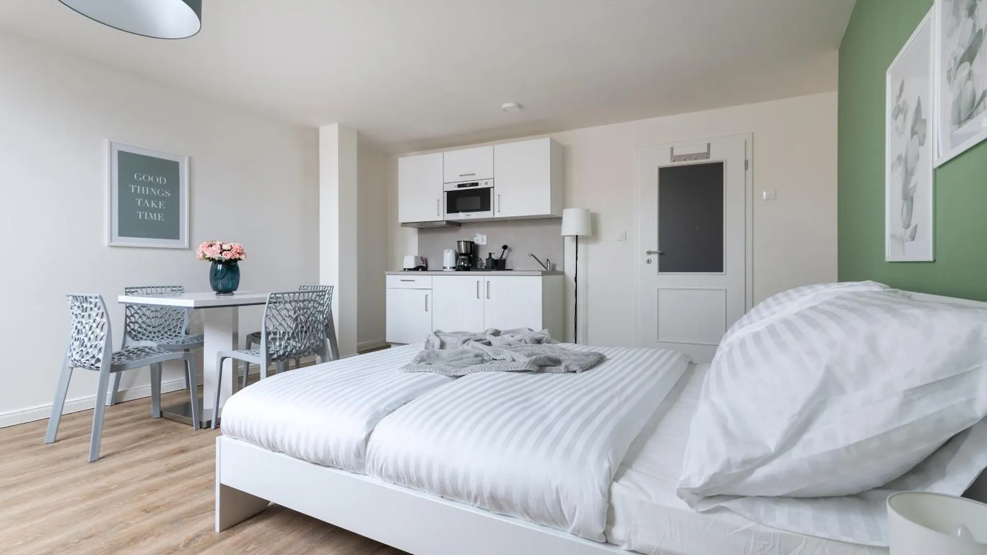 Central Haven Apartments Prag